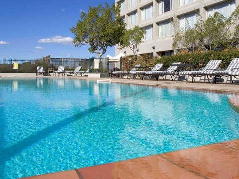 Mercure Sydney Parramatta - Schoolies Week Accommodation 3