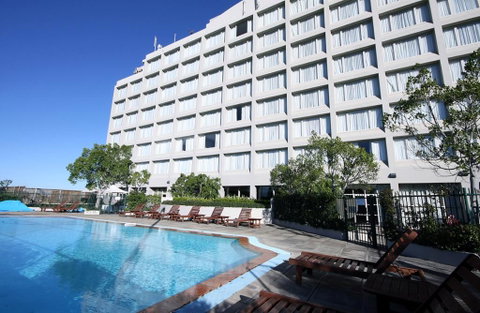 Mercure Sydney Parramatta - Schoolies Week Accommodation 1