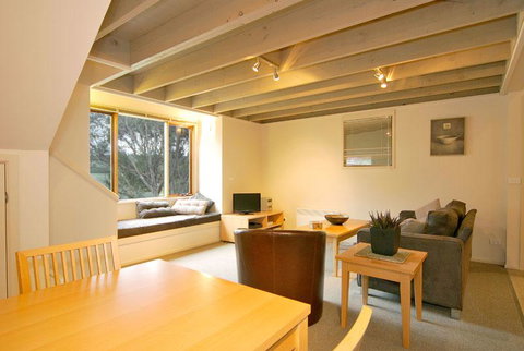 Merlot - Schoolies Week Accommodation 2