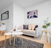 MH013  Memory Pieces - Schoolies Week Accommodation