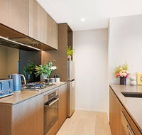 MH47 Landmark Apartment Near Crown - Schoolies Week Accommodation
