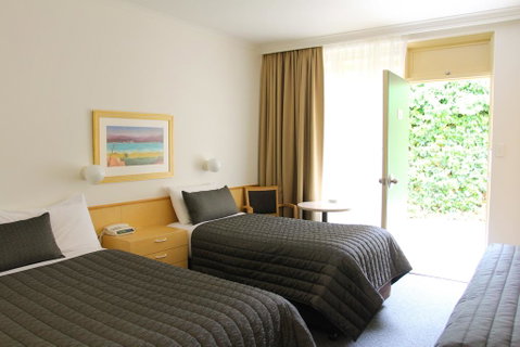 Mid City Motor Inn Queanbeyan - Schoolies Week Accommodation 0