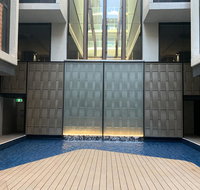 MidnightBraddon Modern Executive Apt Pool Sauna Secure Parking Wine - Schoolies Week Accommodation