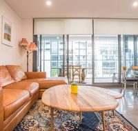Modern 1bed1study Apt near Station  MQ Centre - Schoolies Week Accommodation
