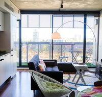 Modern 2 Bedroom Apartment With City Views - Schoolies Week Accommodation