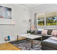Modern Aus home on the edge of North Ryde Oval - Schoolies Week Accommodation