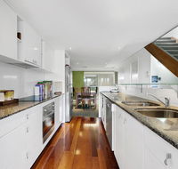 Modern Brisbane City Penthouse - Schoolies Week Accommodation
