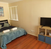 Modern Cosy Studio Close to QEH  Adelaide CBD  Airport  Beaches - Schoolies Week Accommodation