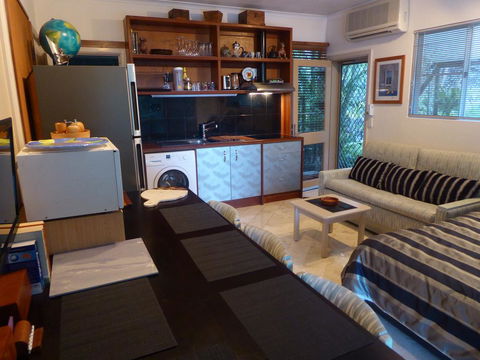 Montauk Rainforest Retreat - Schoolies Week Accommodation 1
