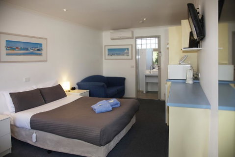 Moody's Motel - Schoolies Week Accommodation 1
