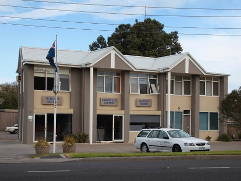 Moody's Motel - Schoolies Week Accommodation 0