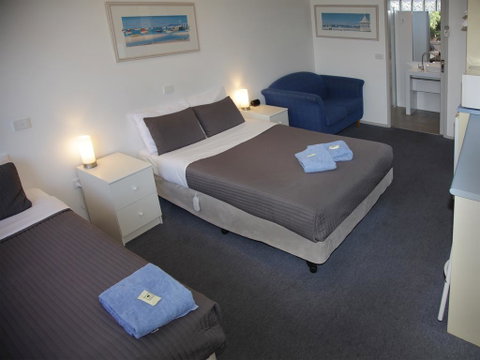 Moody's Motel - Schoolies Week Accommodation 3