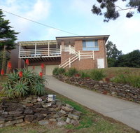 Mountain View Beach House - Schoolies Week Accommodation