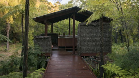 Mudstone Spa Retreat - Schoolies Week Accommodation 0