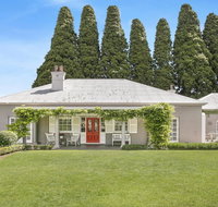 Nattai Lodge - house  cottage in beautiful garden - Schoolies Week Accommodation