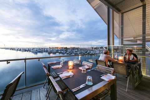Hillarys Marina Apartment - Schoolies Week Accommodation 1