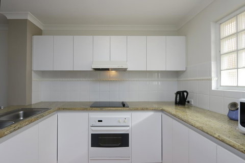 Hillarys Marina Apartment - Schoolies Week Accommodation 14