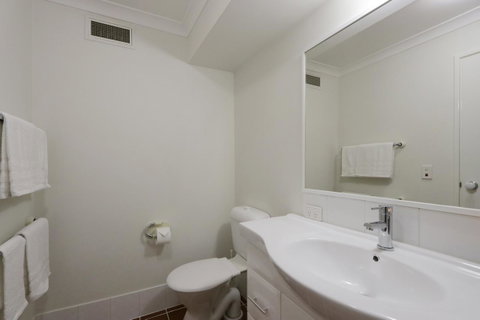 Hillarys Marina Apartment - Schoolies Week Accommodation 27