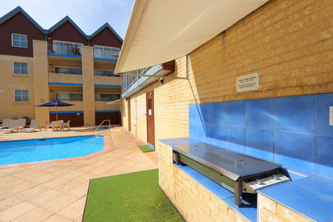 Hillarys Marina Apartment - Schoolies Week Accommodation 31