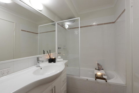 Hillarys Marina Apartment - Schoolies Week Accommodation 28
