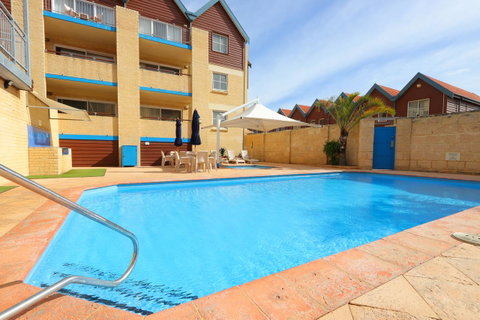 Hillarys Marina Apartment - Schoolies Week Accommodation 30