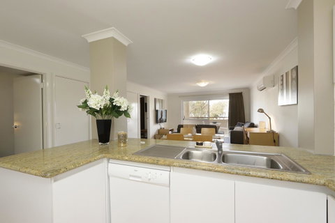 Hillarys Marina Apartment - Schoolies Week Accommodation 12
