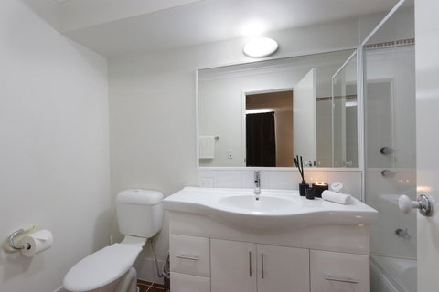 Hillarys Marina Apartment - Schoolies Week Accommodation 29