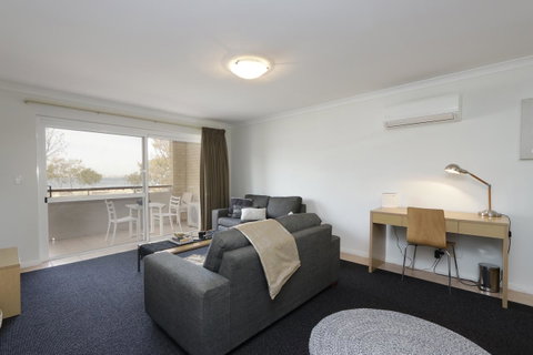 Hillarys Marina Apartment - Schoolies Week Accommodation 6