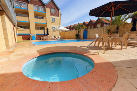Hillarys Marina Apartment - Schoolies Week Accommodation 34