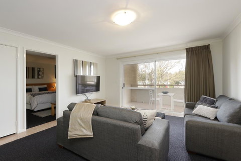 Hillarys Marina Apartment - Schoolies Week Accommodation 8