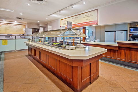 Quality Hotel Bayswater - Schoolies Week Accommodation 17