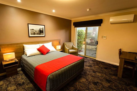 Quality Hotel Bayswater - Schoolies Week Accommodation 1