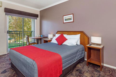 Quality Hotel Bayswater - Schoolies Week Accommodation 6