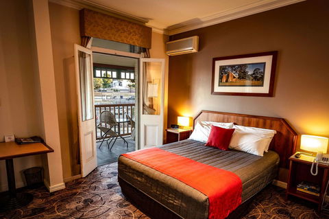 Quality Hotel Bayswater - Schoolies Week Accommodation 2