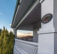 Serpentine Rose - Schoolies Week Accommodation