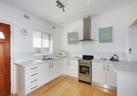 Summer Breeze - Holiday Or Business Apartment - Schoolies Week Accommodation 6
