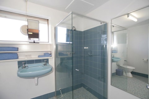 Summer Breeze - Holiday Or Business Apartment - Schoolies Week Accommodation 7