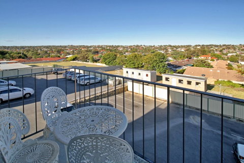 Summer Breeze - Holiday Or Business Apartment - Schoolies Week Accommodation 8