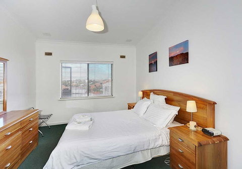 Summer Breeze - Holiday Or Business Apartment - Schoolies Week Accommodation 1