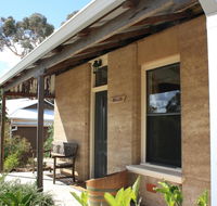 Hotham Ridge Winery and Cottages - Schoolies Week Accommodation