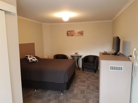 Mandurah Foreshore Motel - Schoolies Week Accommodation 8