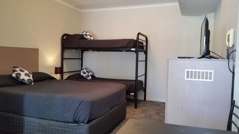 Mandurah Foreshore Motel - Schoolies Week Accommodation 1