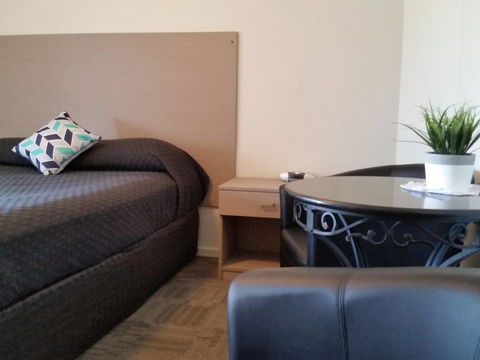 Mandurah Foreshore Motel - Schoolies Week Accommodation 9
