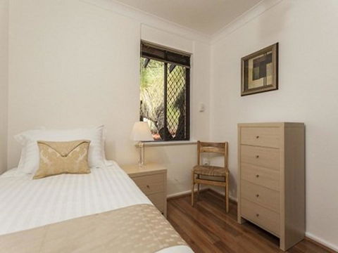 Attadale Excutive Villa - Schoolies Week Accommodation 8