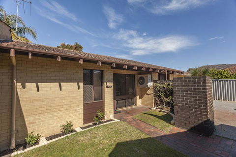 Attadale Excutive Villa - Schoolies Week Accommodation 1
