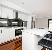 Vacation Home - Schoolies Week Accommodation
