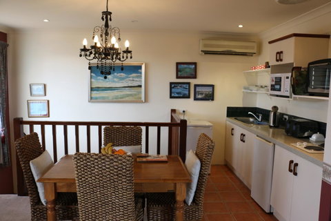 Crossland House - Schoolies Week Accommodation 15