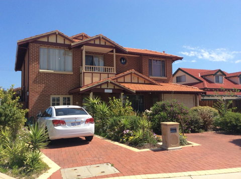 Crossland House - Schoolies Week Accommodation 12