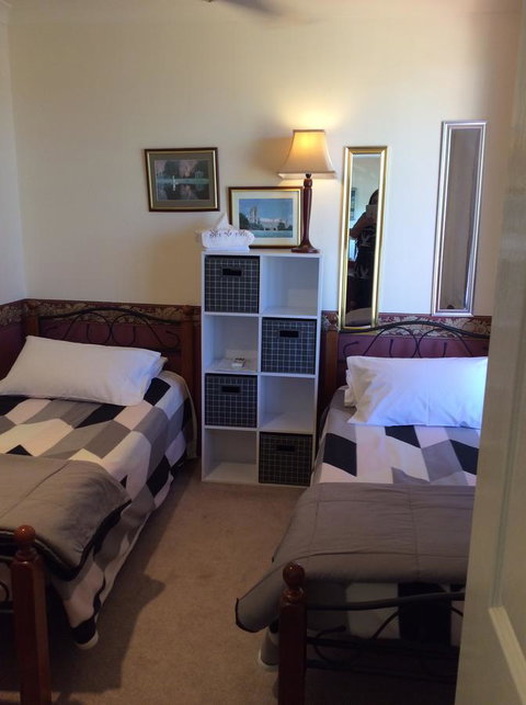 Crossland House - Schoolies Week Accommodation 11