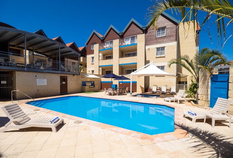 Hillarys Harbour Resort - Schoolies Week Accommodation 1